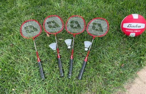 4 Bedrooms and 5 Beds with Game Room Only 5 min Drive to College and Perfect for Family's - Foto 40