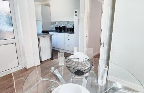 Cosy 2BR House on Quiet Street - Foto 8