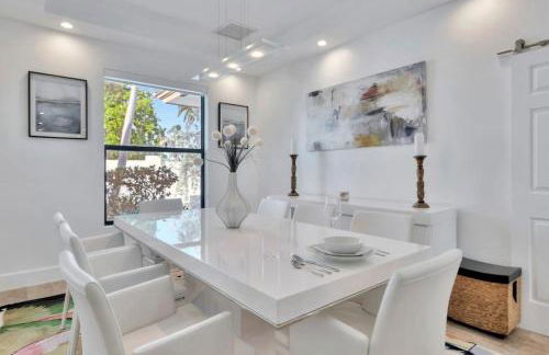 Lynoras Luxe Estate 3 bedroom 3 bath with Modern Design and Heated Pool - Foto 137