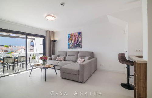 CASA AGATHA - 3 terraces, AC, tv channels, 2 bedrooms & bathrooms, heated pool - Foto 14