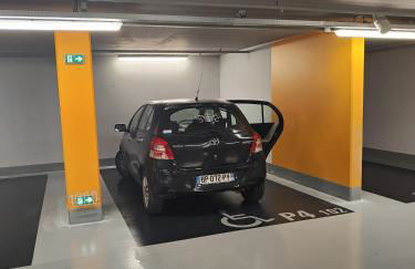 CASA REINE JEANNE- ideal groups & family -CENTRAL near train station - PARKING - New&CONFORT-AC - Foto 8