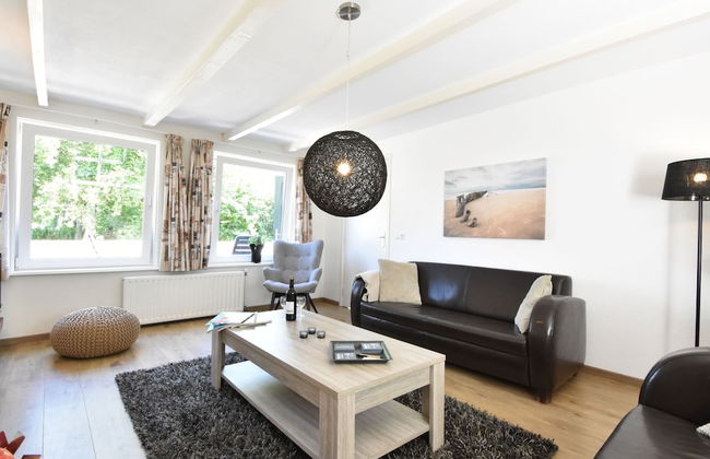 Cozy Holiday Home in Zonnemaire Near Lakebeach - Photo 24