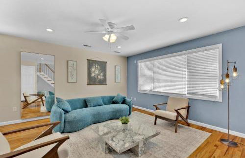 The Seabreeze Haven- Luxury 3BR Coastal Retreat - Near Beach & Free Parking - Foto 6