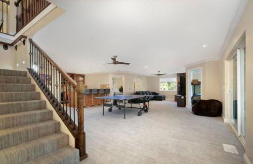 New Luxury 5BR Cabin in Pine Mountain Lake! 1 Minute to Beach! Massage Chair! Close to Yosemite! Perfect for Retreats and Escapes All Seasons! - Foto 44