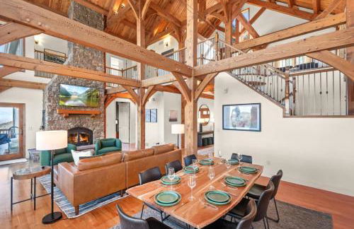 Mountain Retreat Sleeps 10 with Pool Table and Arcade - Foto 2