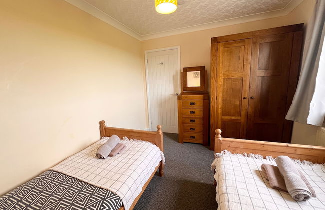 Detached Farmhouse 4 Bed/sleeps 9, Mountain Views! - Photo 7