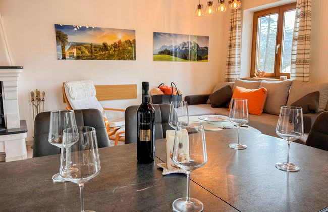 The Red Apartment - Photo 10