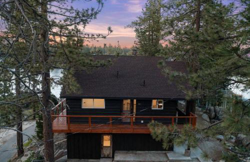 Luxe Lakefront with Hot Tub, Fire Pit, Game Room, Boat Dock - Foto 63