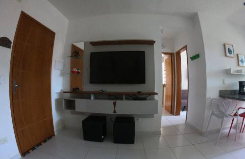 APTO PERTINHO DA PRAIA Internet 500mb e 3 Tvs 2 Quartos TV a cabo Estacionamento Tudo Perto - Foto 31