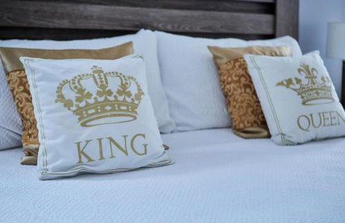 Spacious 6BR Villa with King Beds, Pool & Spa - Foto 35