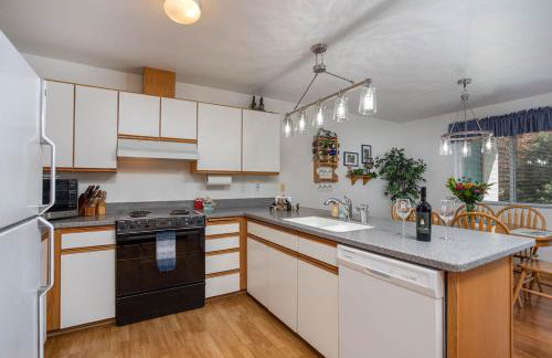 Walk to Downtown Leavenworth, Coaster, Festivities, Oktoberfest, Christmas Lights, Maifest - Foto 2