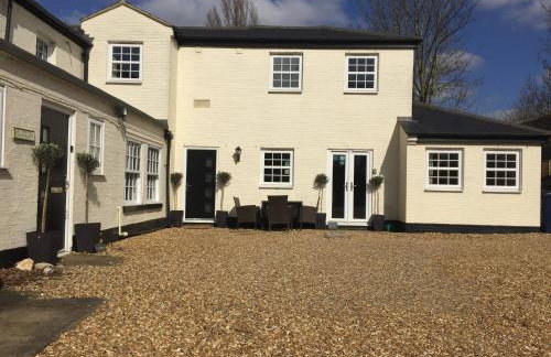 3 BR Ensuite Cottage Private Garden Parking Near St Neots - Foto 2