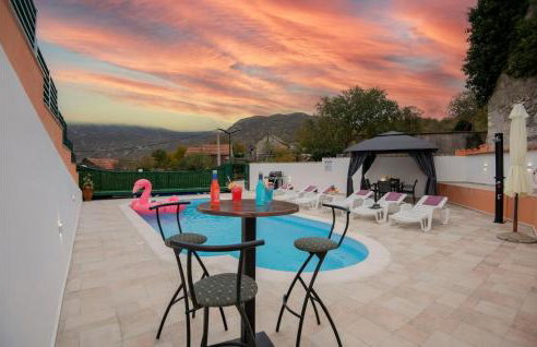 Amazing Home In Mijaca - Photo 11