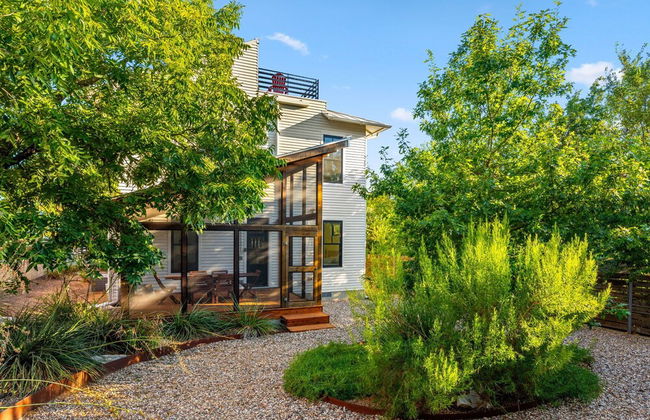 Rooftop Deck 5 Mins to Downtown - Photo 52