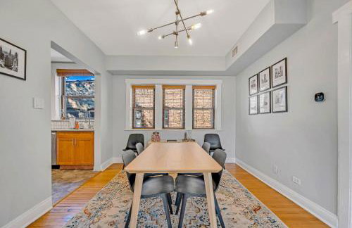 Steps to the Lakefront! This Uptown Beauty is Everything You Need for a Perfect Chicago Getaway condo - Photo 7