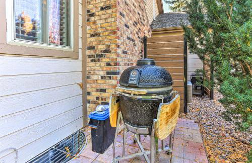 Near Shops & Eats! Centennial Home w/ Sunroom - Foto 40