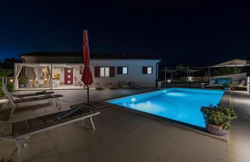 Awesome Home In Mali Vareski - Foto 14