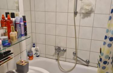 Privates Studio mit Balkon und Übernachtungsmöglichkeit in eine Wohngemeinschaft in der Nähe des Flughafens Leipzig,Halle - Foto 10