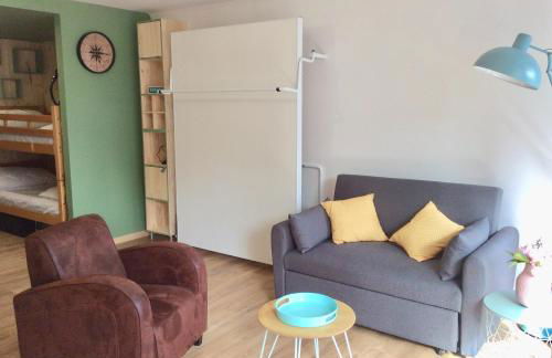 Les Obiones, vue latérale mer, Fort Mahon Plage, magnifique studio cabine 4p, avec balcon , parking privé gratuit, wifi, classé 2 étoiles, exposition plein sud en Baie de Somme - Foto 6