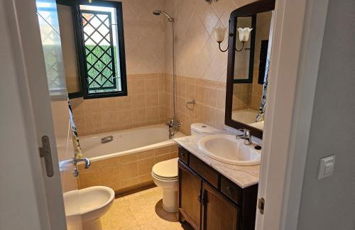 Private Pool- Rooftop Terrace & Bbq- Aircon - Foto 42