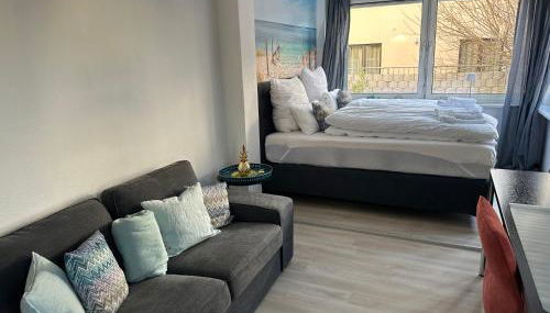 Miracle House 160qm Terrasse, Parkplatz & Internet 100mBit -SELF CHECK IN- - Foto 3