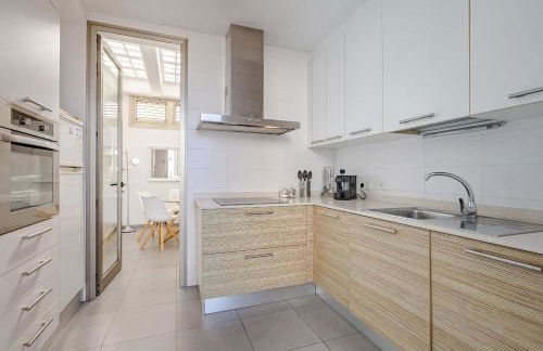 Villa Elisabetta, Luxury Villa with Heated Pool Ocean View in Adeje, Tenerife - Foto 22