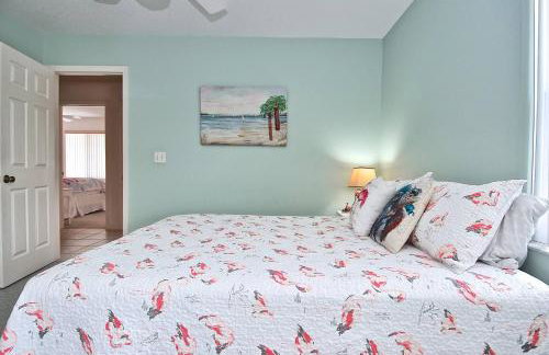 Beach Supplies | Fire Pit | Walk to Beach & Marina - Foto 31