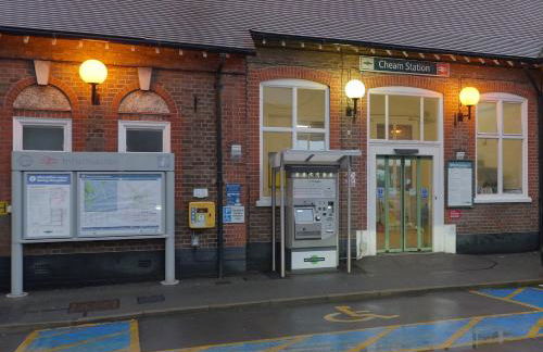 City Service Lets - Large Cheam Village 1 bed Apartment with Free parking - Fantastic Transport Links - Foto 12