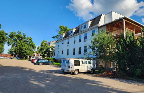 Beautifully Renovated Downtown 1Bed 1 Bath Apt, Pet Friendly - Foto 12