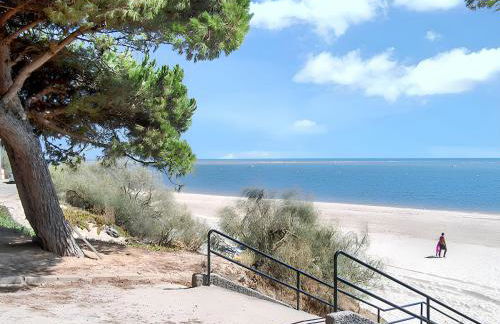 Elegant Villa in Nuevo Portil with Shared Pool - Foto 15