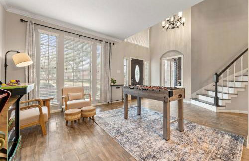 Gorgeous 6BR 3 5 Bth Home with Pool and Game Room - Photo 19