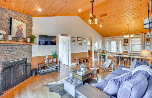 Lakemont Mountain Cabin with Game Room and Hot Tub! - Foto 6