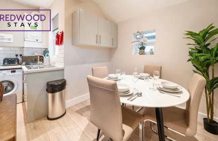 Everest Lodge Serviced Apartments for Contractors & Families, Free WiFi & Netflix By Redwood Stays - Foto 106