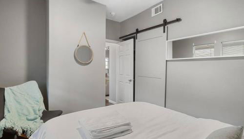 Pet&Baby Friendly 2BR w- in-unit Laundry WIFI - Foto 5