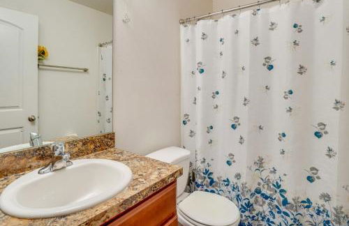 Tavares Retreat with Covered Patio and Private Yard - Foto 16