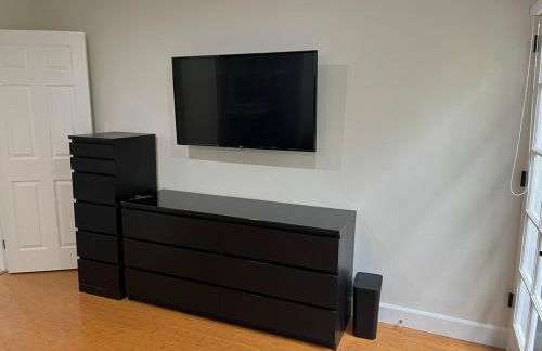 Stunning, Quiet Vista Retreat Minutes from Beach - Foto 11