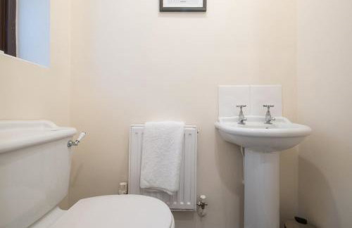 Modern and Stylish Home away from Home - Foto 14