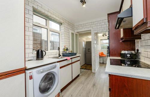 The Comfy Contractors Resort, Free Private Parking & Wifi, 7 beds - Foto 3