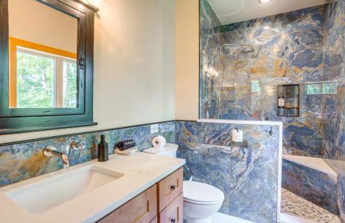 Modern Nellysford Getaway with View Deck and Fire Pit - Foto 14