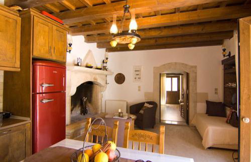 Eleni's Stately Home, picturesque location, By ThinkVilla - Photo 17