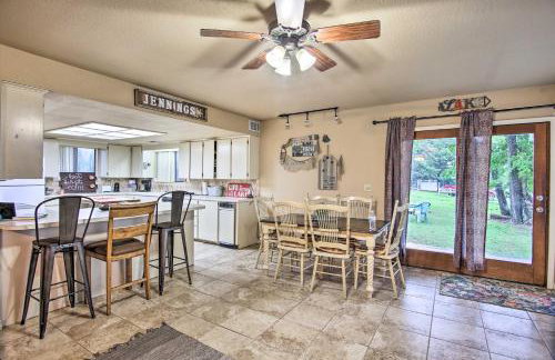 Lakefront Home with Private Beach Access! - Foto 6