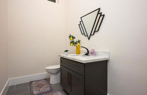 Rodeo Special! 4BR Luxury, Houston Rooftop Views - Foto 37