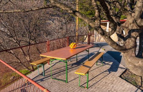 2 Bedroom Amazing Apartment In Modric - Photo 12