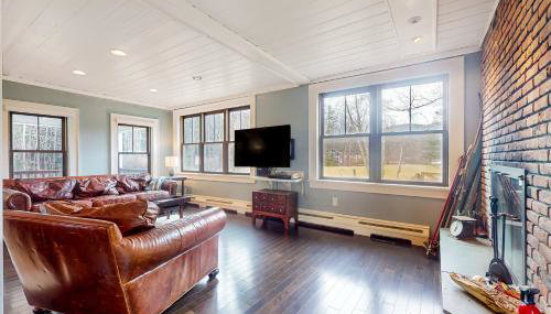 Make for the Mountains - Photo 5