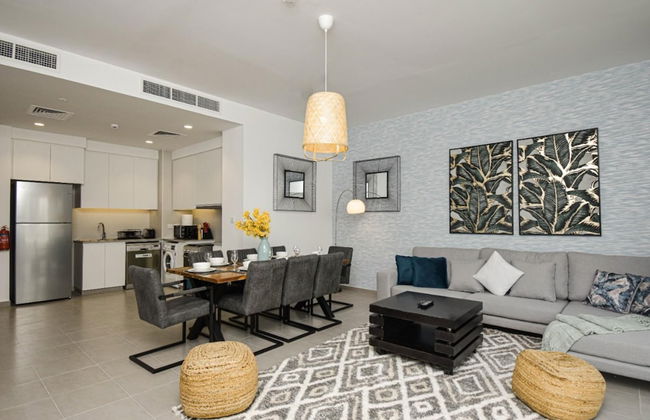 Elegant 3 BR Dubai South - Photo 2