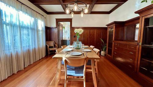 *Boho Bungalow-King-Backyard-Full Kitchen-W/D* - Foto 3