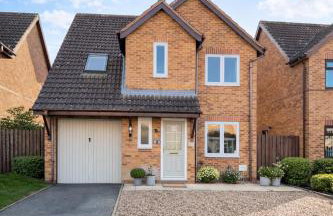 Champflower House- Sleeps 7- Driveway Parking, Contractors, Fast Wifi and Smart TV - Foto 1