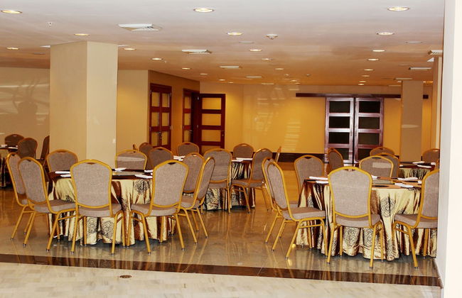 Torres de Alba Hotel & Suites - Photo 49