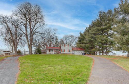 Central and Private Milan Home about 10 Mi to Sandusky! - Foto 1