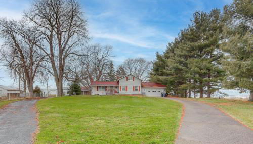 Central and Private Milan Home about 10 Mi to Sandusky! - Foto 1